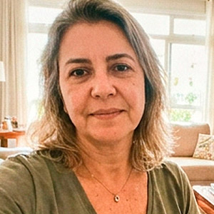 Juliana Martins - What Agents say about the Guardians of Humanity